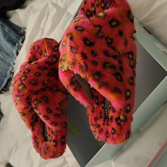 Ted Baker Cross Over Sleepers - Picture 5 of 8